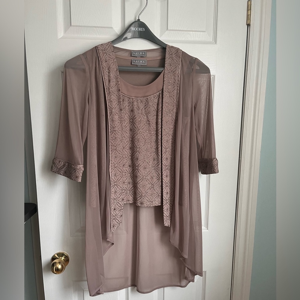 Laura Petites formal blouse top set in coffee color 3/4 sleeve glitter print